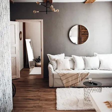 Stylish And Cozy Old Town Апартаменты *